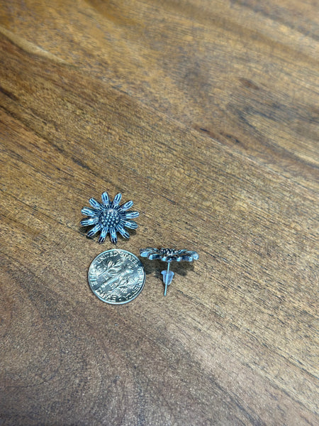 FLOWER FAUX STUD EARRINGS