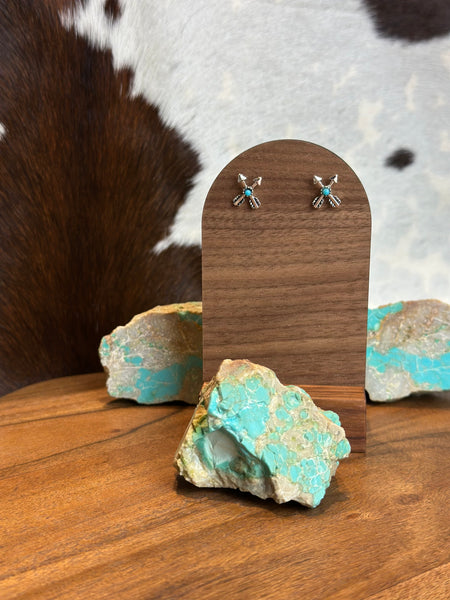 ARROW EARRINGS WITH FAUX TURQUOISE