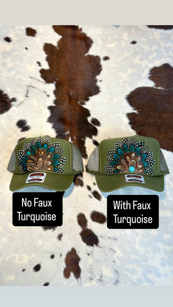 GREEN FEATHER TRUCKER HAT