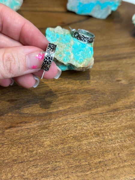 FLOWER HOOP EARRINGS