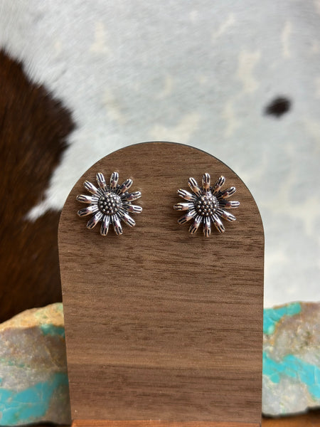 FLOWER FAUX STUD EARRINGS