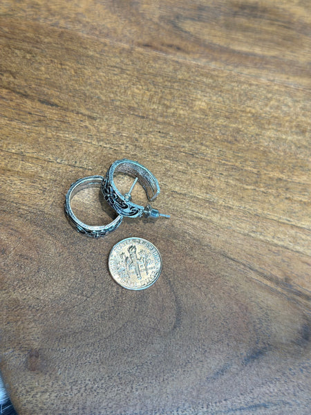 FLOWER HOOP EARRINGS