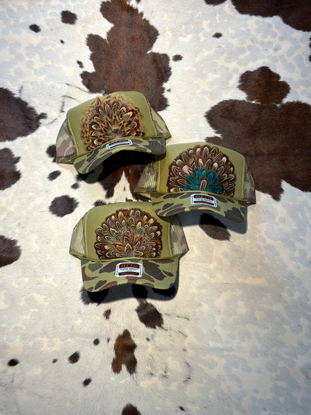 GREEN CAMO CAMOUFLAGE FEATHER TRUCKER HAT