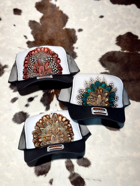BLACK AND WHITE FEATHER TRUCKER HAT