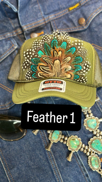 GREEN FEATHER TRUCKER HAT