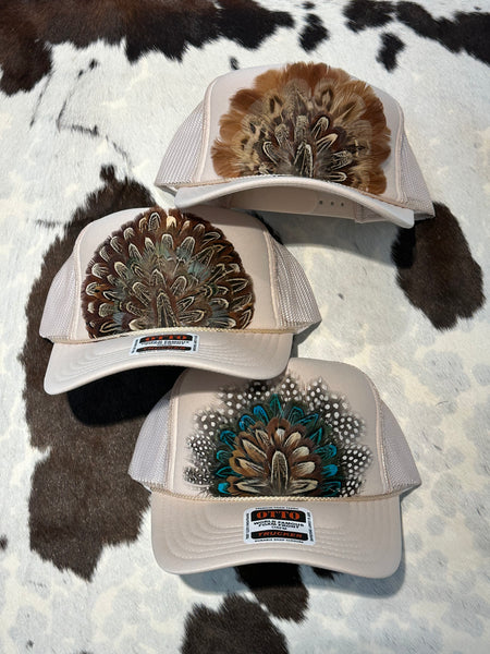 CREAM FEATHER TRUCKER HAT