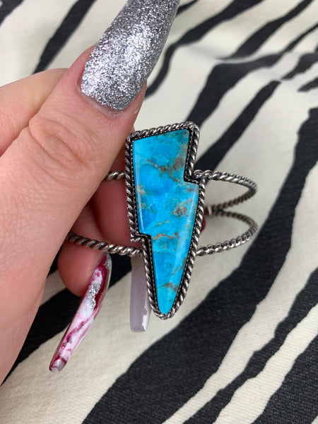 LIGHTNING BOLT CUFF